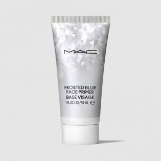 „Frosted Blur Face Primer“ / „Bizarre Blizzard Bash“.